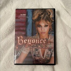 Columbia DVD - The Ultimate Performer